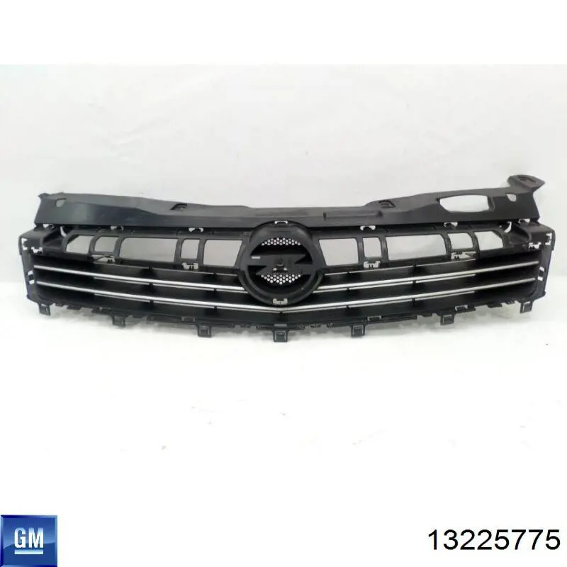 Atrapa chłodnicy 13225775 General Motors