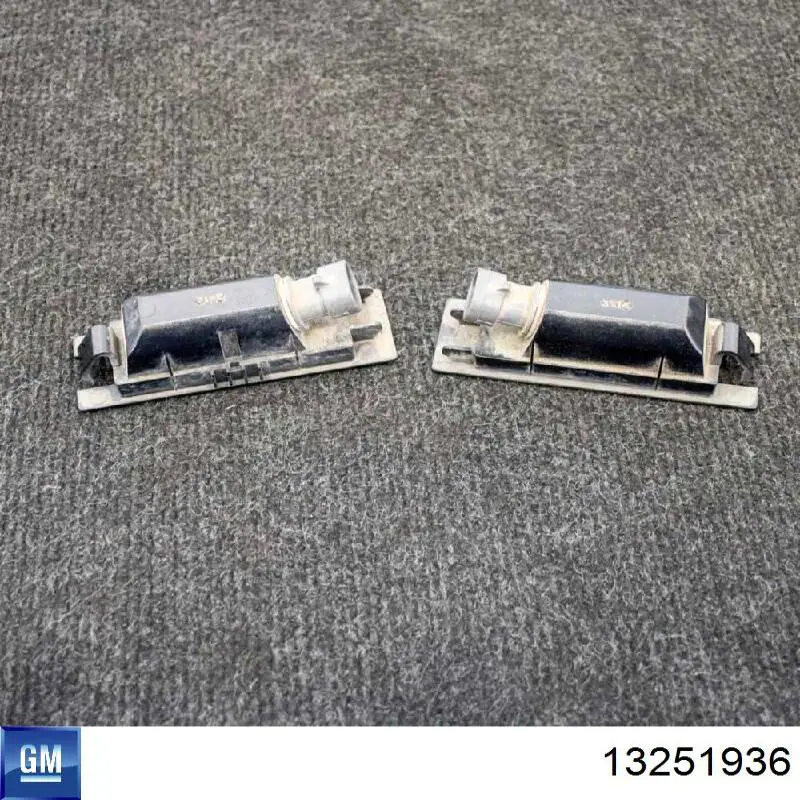Lampa oświetlenia tylnej tablicy rejestracyjnej Magneti Marelli LLI740 cena, od 17,84 USD
