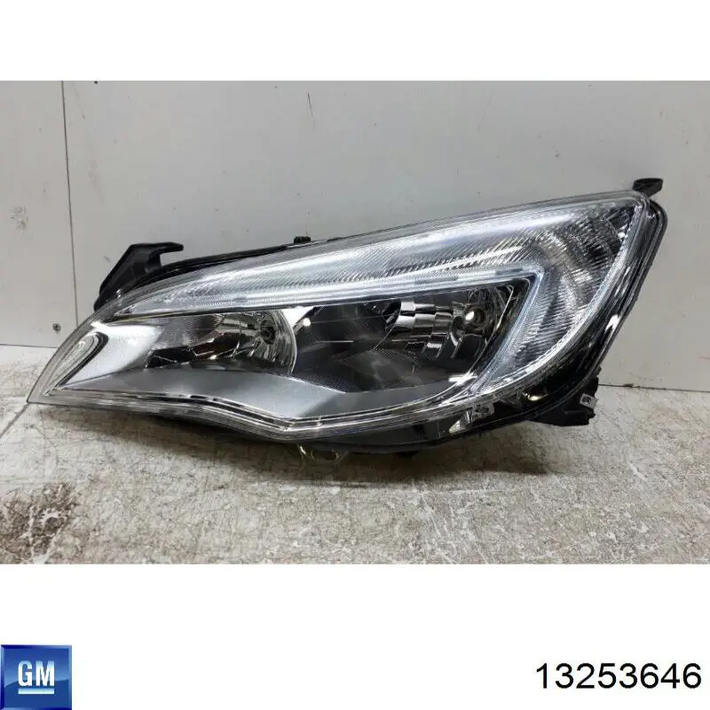 Reflektor lewy 13253646 General Motors