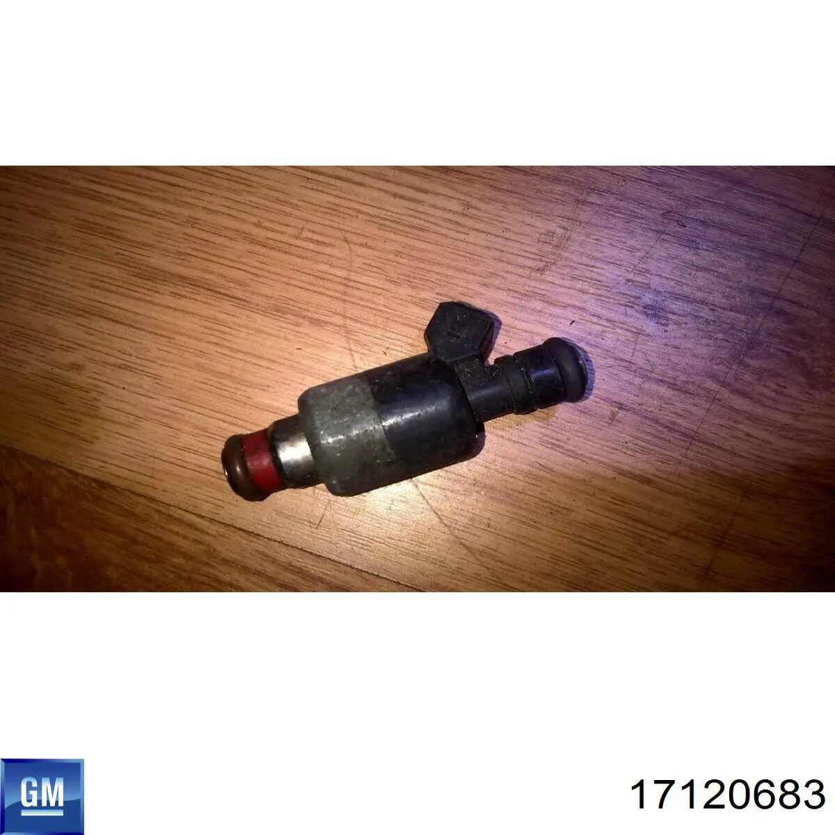 Wtryskiwacz paliwa 25171743 General Motors