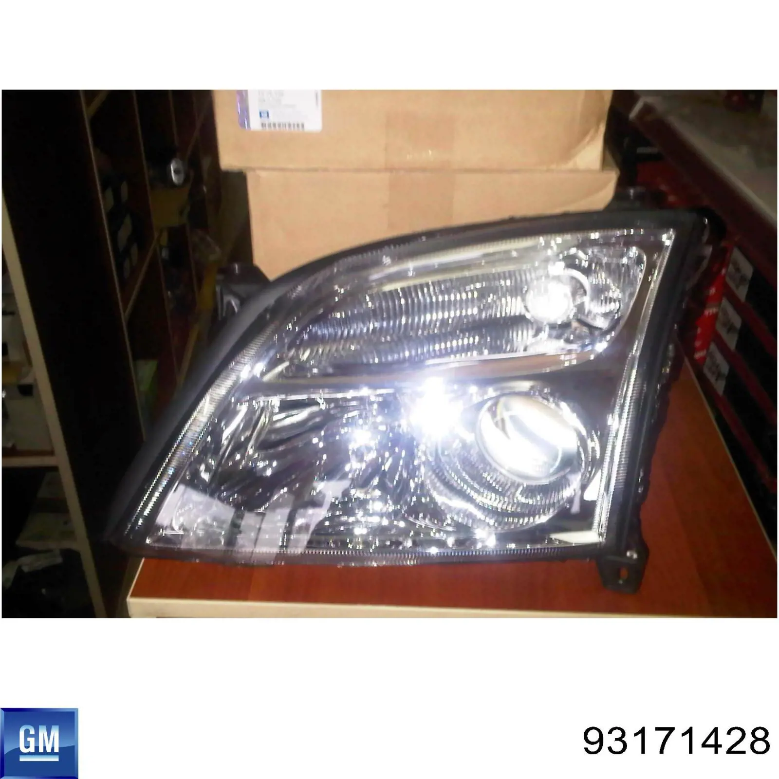 Do koszyka 93171428 General Motors Reflektor lewy