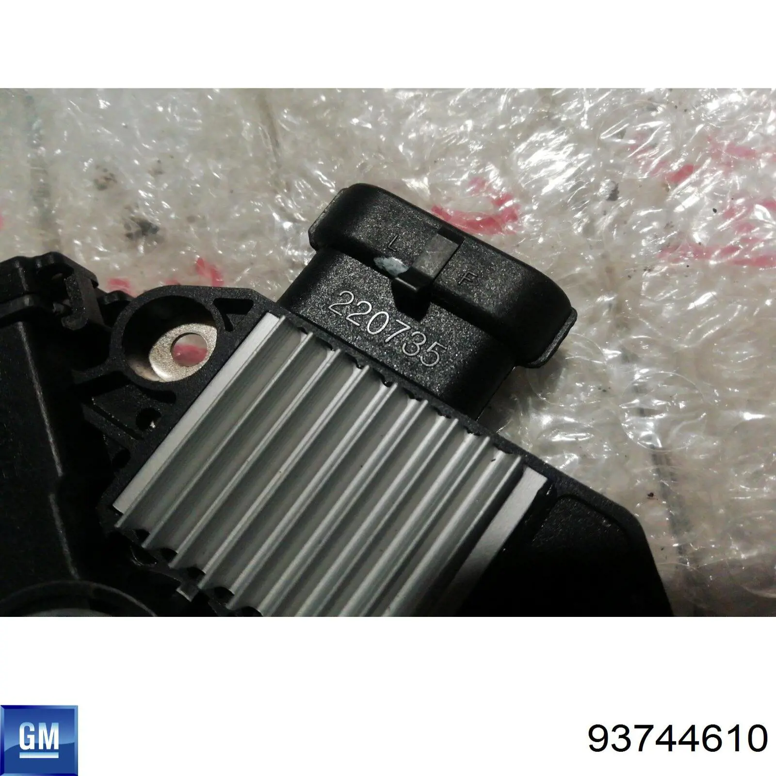 Do koszyka 93744610 General Motors Regulator alternatora (przekaźnik ładowania)