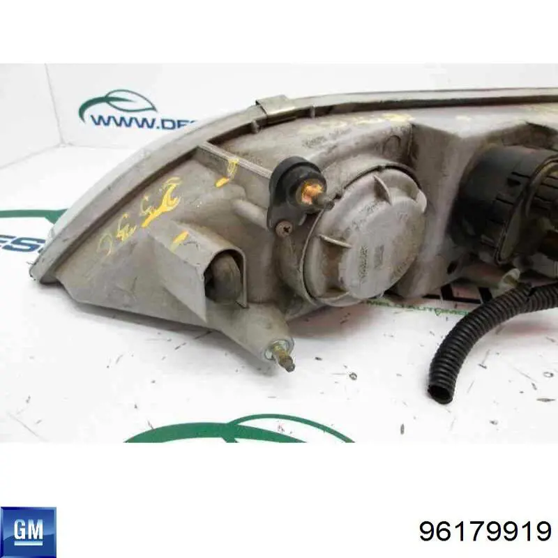 Reflektor prawy Daewoo Espero sedana (KLEJ) (1991 - 1999) cena, od 74,54 USD