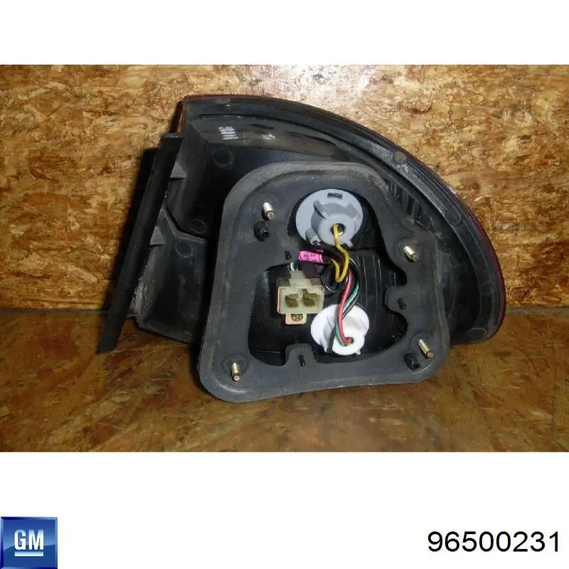 96500231 General Motors Lampa zespolona tylna lewa zewnętrzna