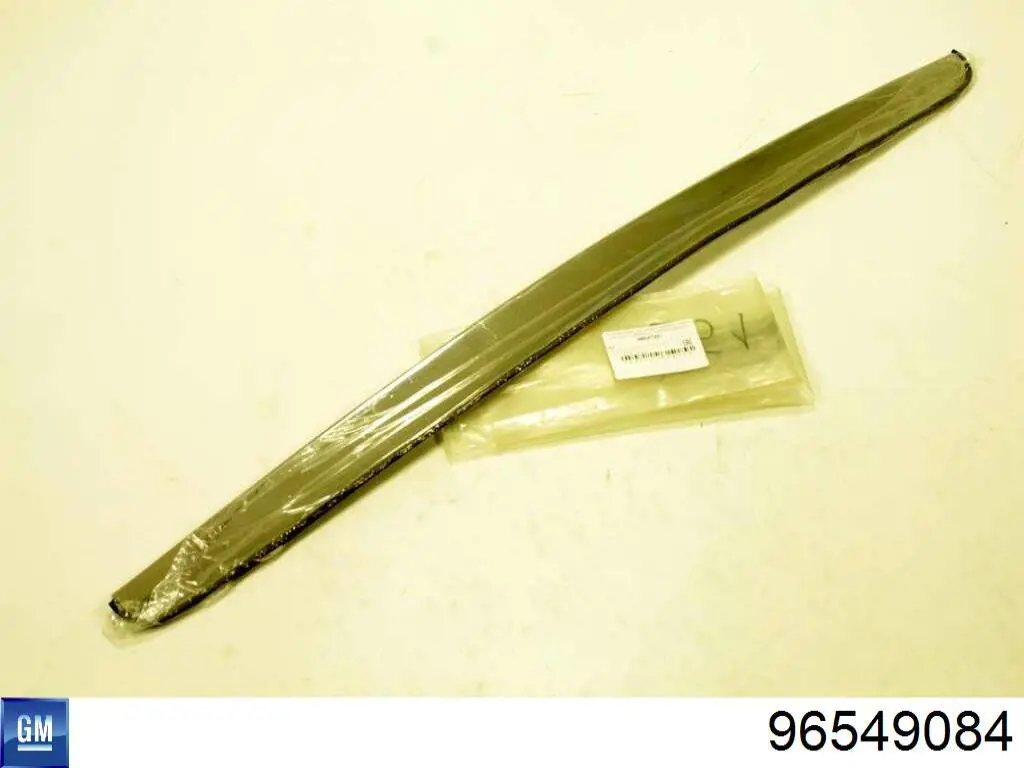 Maska silnika General Motors 96549084 cena, od 170,26 USD