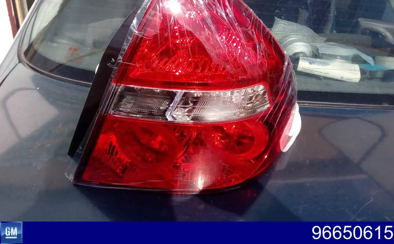 Lampa zespolona tylna prawa General Motors 96650615 cena, od 80,02 USD