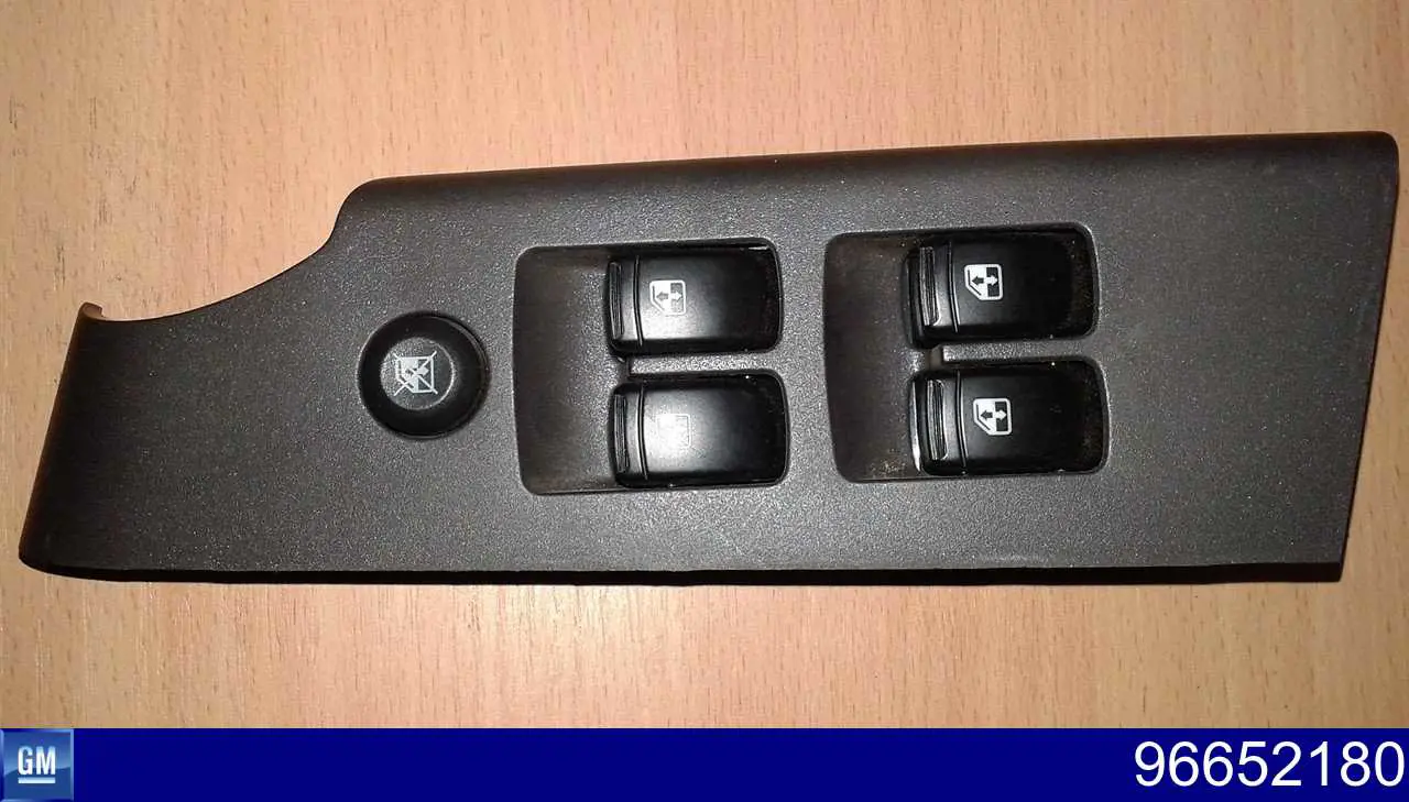Panel przyciskowy sterowania podnośnikiem szyby przedni lewy General Motors 96652180 cena, od 47,87 USD