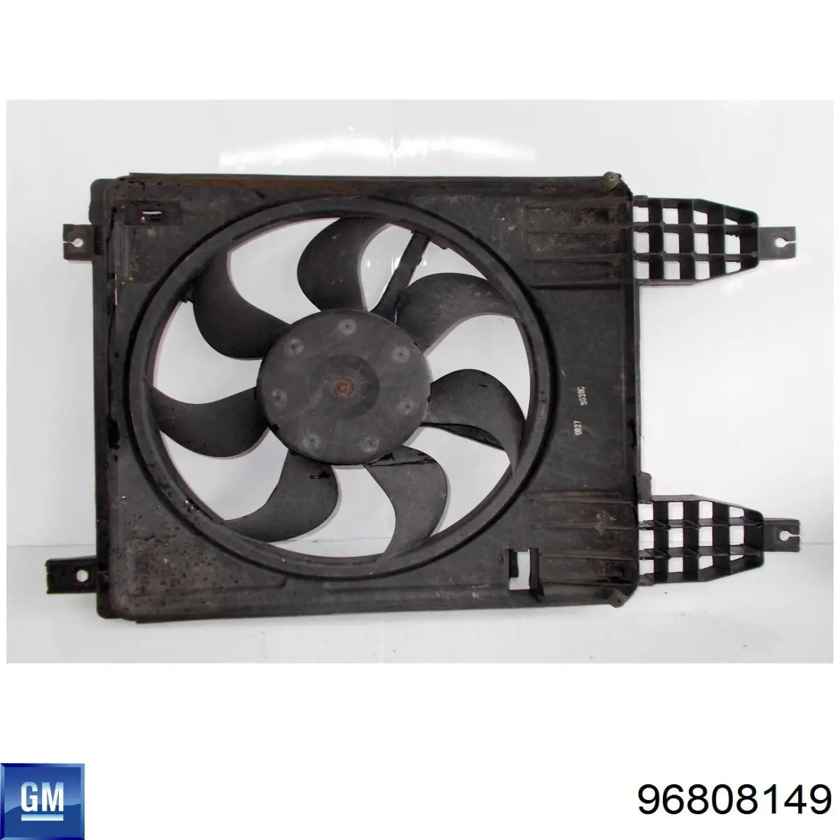 Dyfuzor chłodnicy, w komplecie z silnikiem i wirnikiem General Motors 96808149 cena, od 74,36 USD