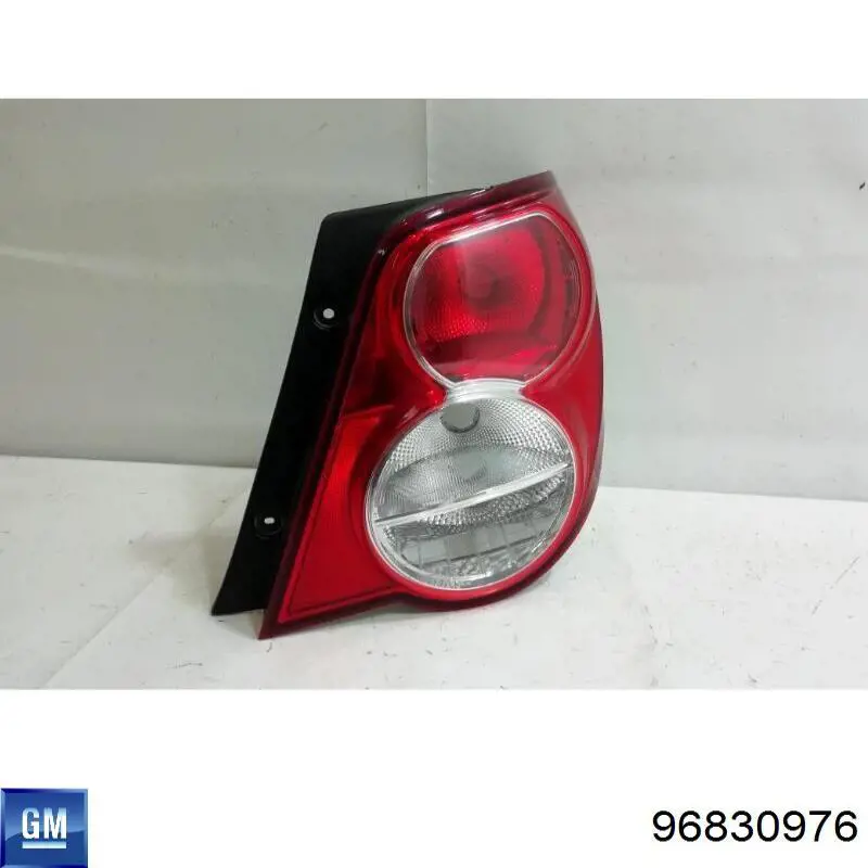 Do koszyka 96830976 General Motors Lampa zespolona tylna prawa