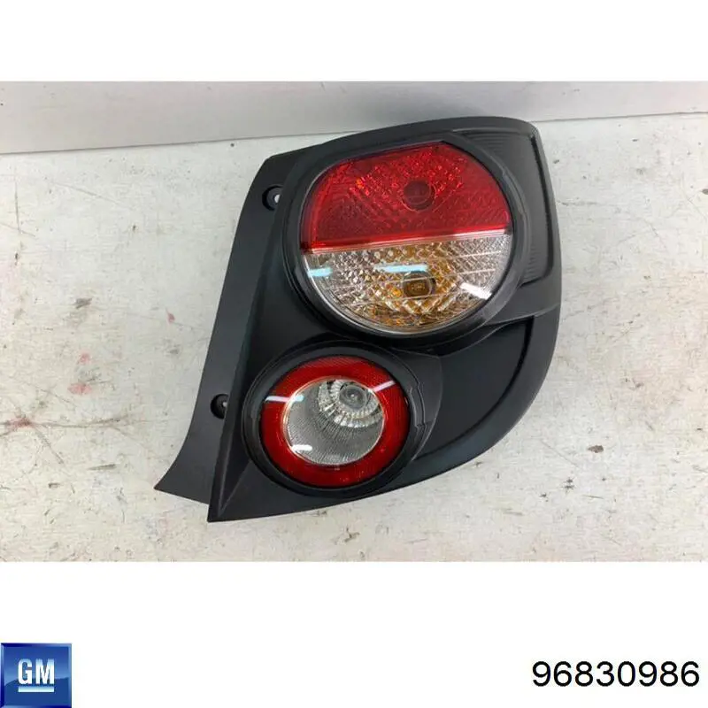 Lampa zespolona tylna prawa Chevrolet Aveo (T300)