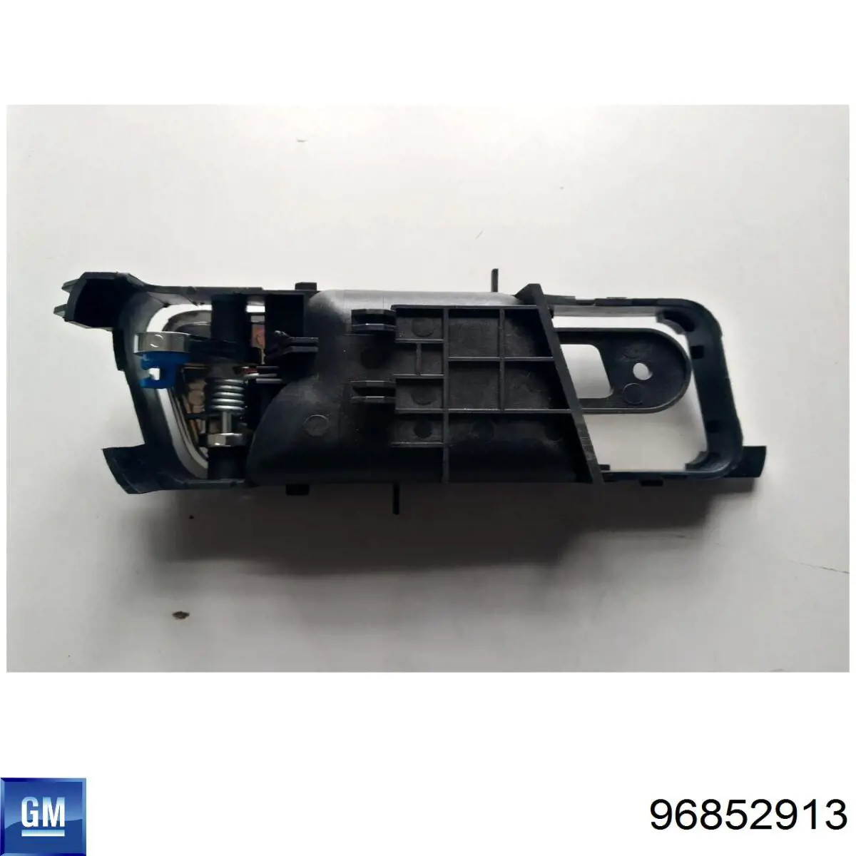 Klamka drzwi tylnych wewnętrzna lewa 96852913 General Motors