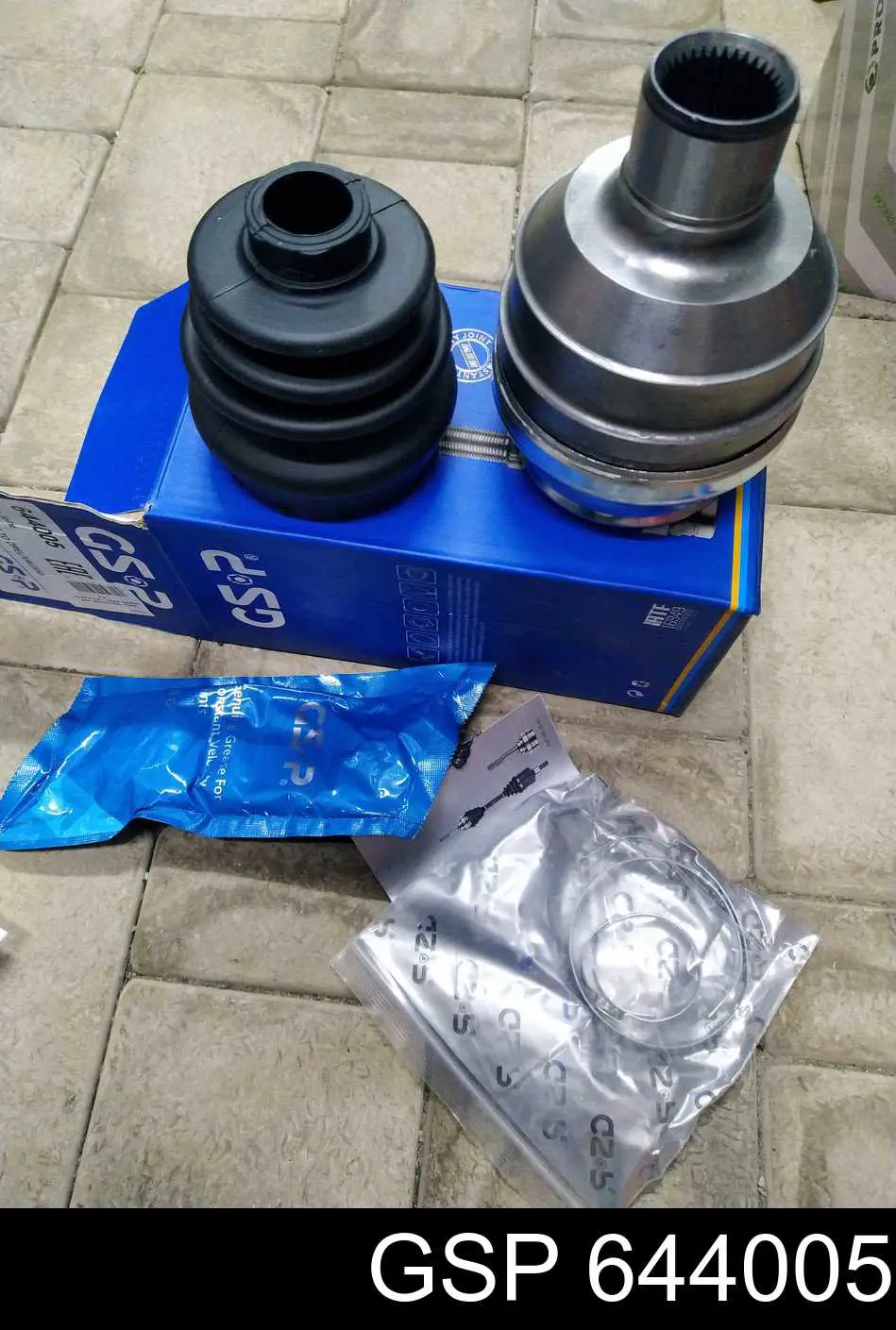 Przegub homokinetyczny wewnętrzny przedni prawy GSP 644005 cena, od 47,67 USD