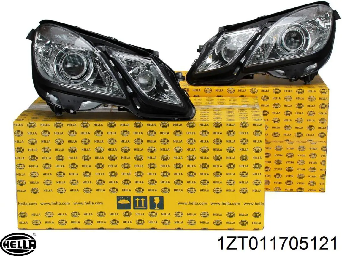 Reflektor prawy Mercedes A212820103964 cena, od 701,30 USD