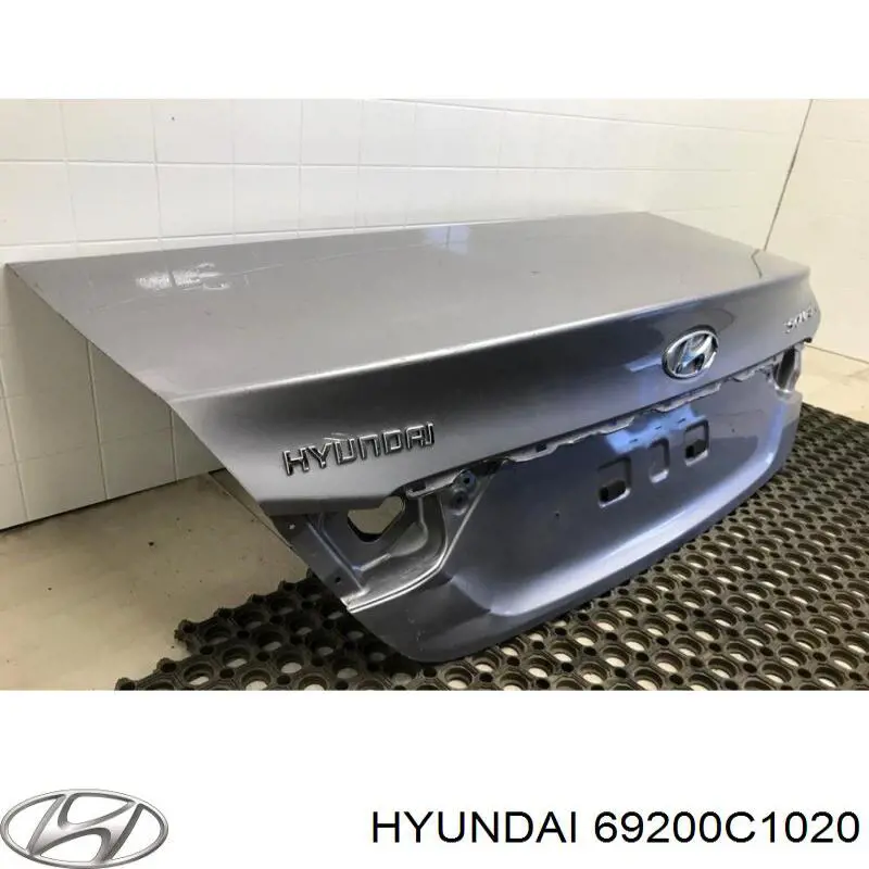 Klapa bagażnika 69200C1020 Hyundai/Kia