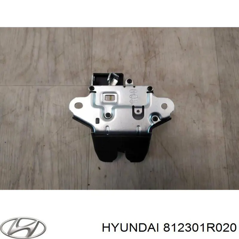 Do koszyka 812301R020 Hyundai/Kia Zamek klapy bagażnika (3/5 drzwi tylnych)