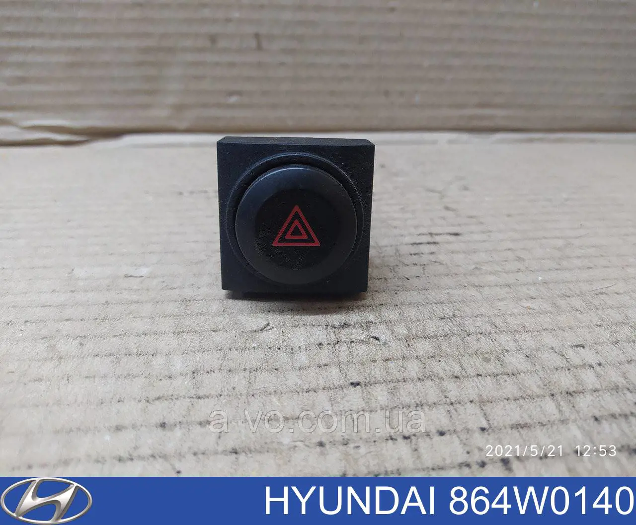 Przycisk włączania światła awaryjnego do Hyundai Accent III MC