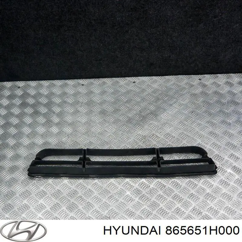 865651H000 Hyundai/Kia Zaślepka (kratki) lamp przeciwmgielnych zderzaka przedniego lewa