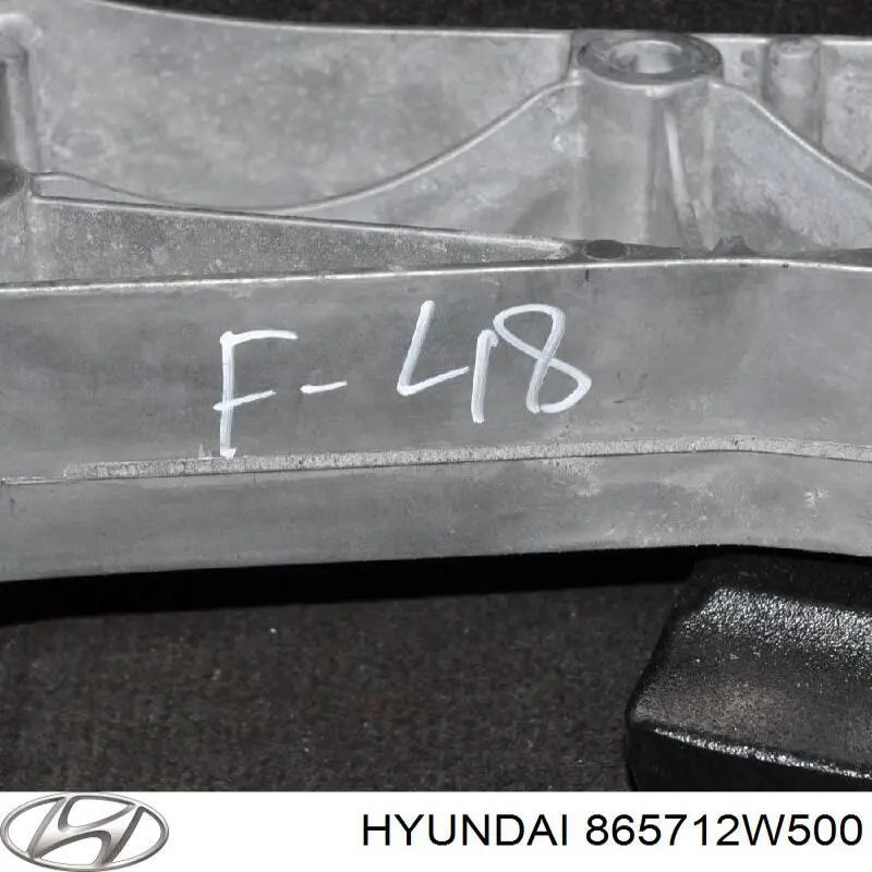 865712W500 Hyundai/Kia Wzmocnienie zderzaka przedniego