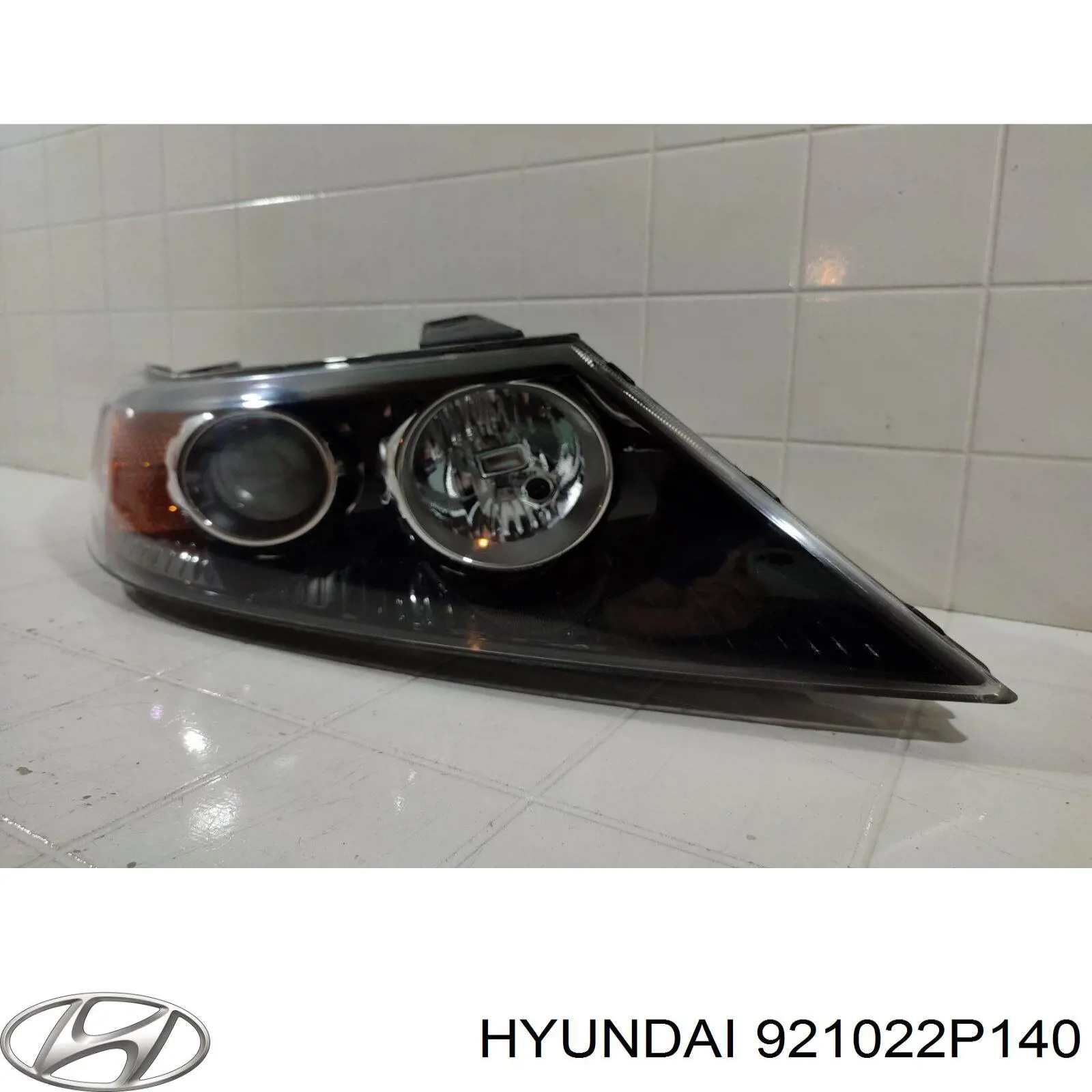 Reflektor prawy Hyundai/Kia 921022P140 cena, od 654,09 USD