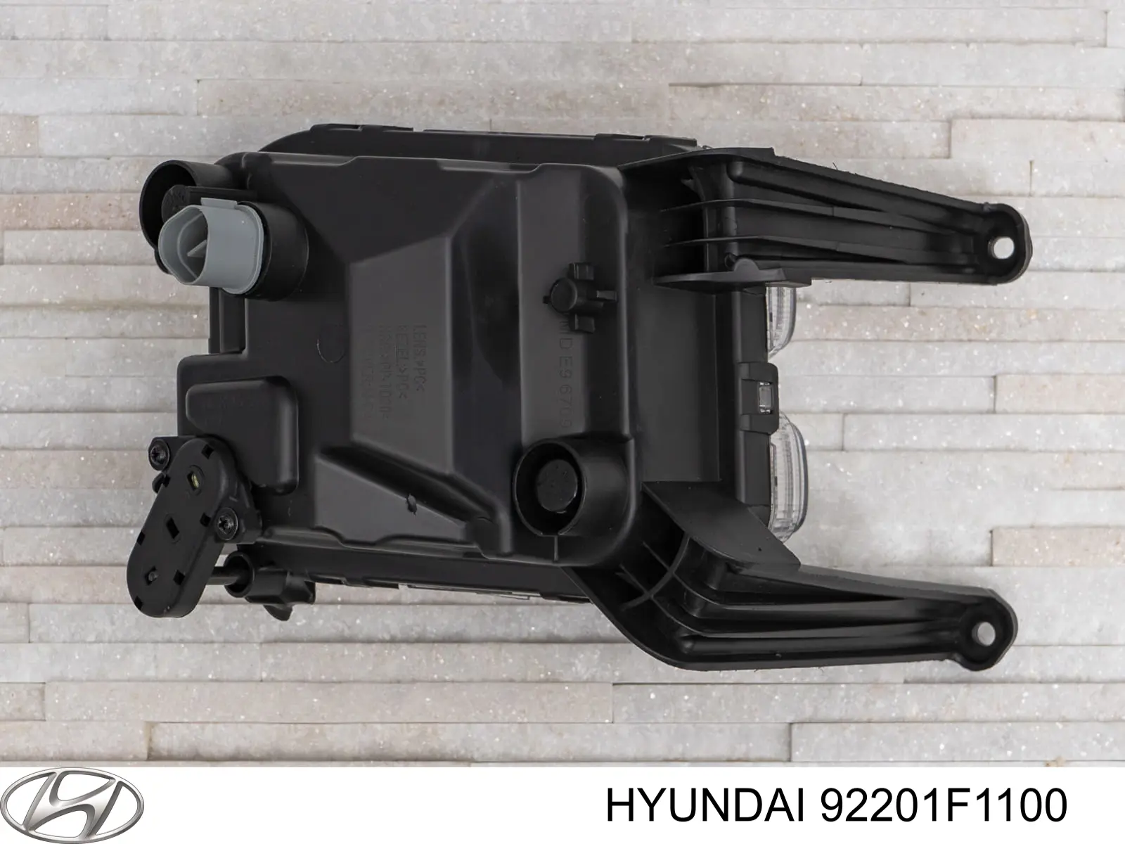 Do koszyka 92201F1100 Hyundai/Kia Lampa przeciwmgielna lewa