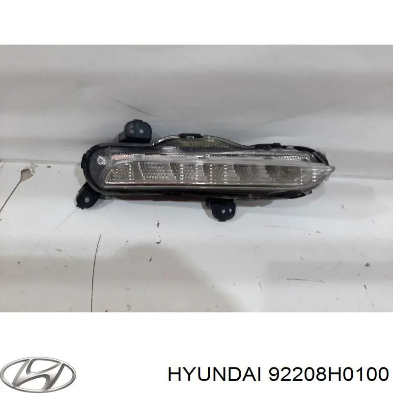 Reflektor do jazdy dziennej prawy 92208H0100 Hyundai/Kia