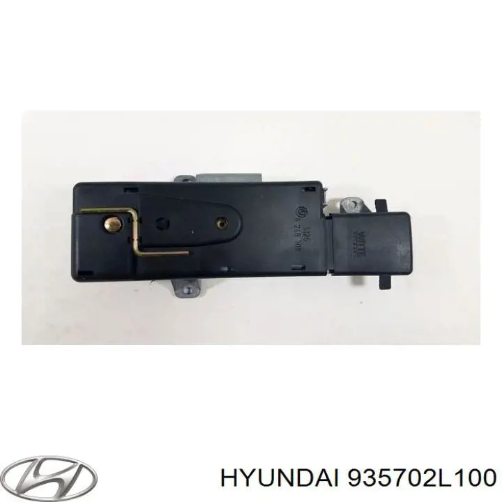 935702L100 Hyundai/Kia Panel przyciskowy sterowania podnośnikiem szyby przedni lewy