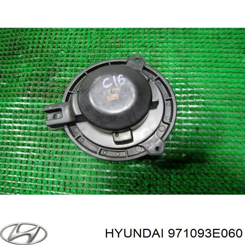 Silniczek wentylatora nagrzewnicy (ogrzewacza wnętrza) Hyundai/Kia 971093E060