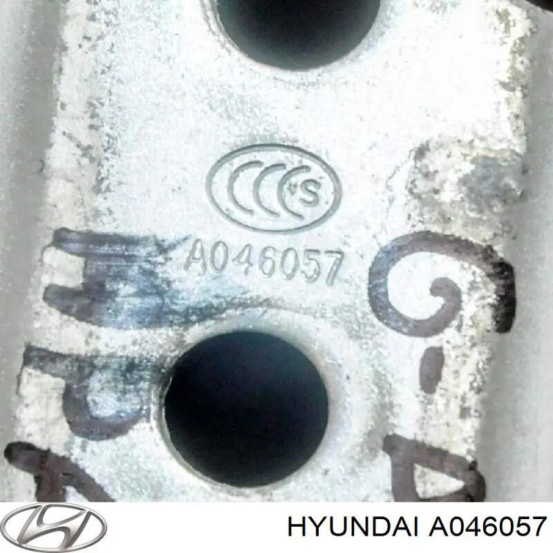 Zawias drzwi przednich lewych A046057 Hyundai/Kia