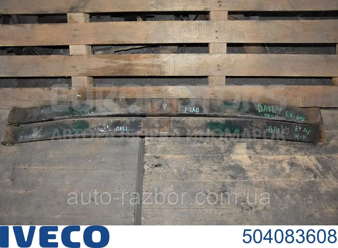 504083608 Iveco Resor tylny