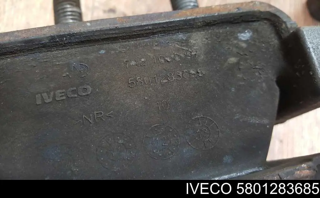 Poduszka (podpora) silnika lewa/prawa 5801283685 Iveco