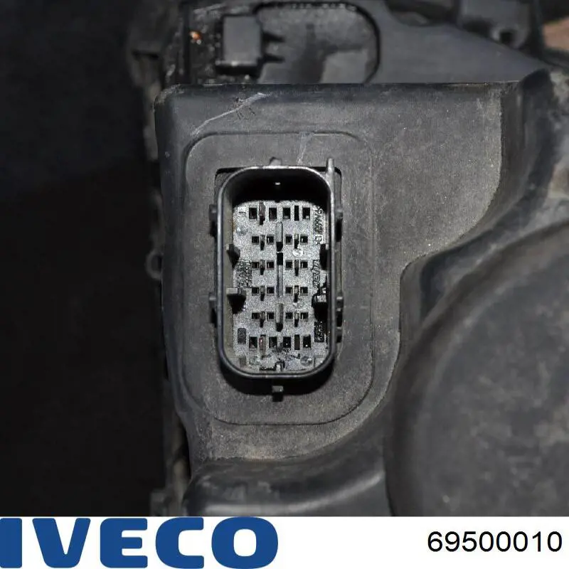69500010 Iveco Reflektor prawy