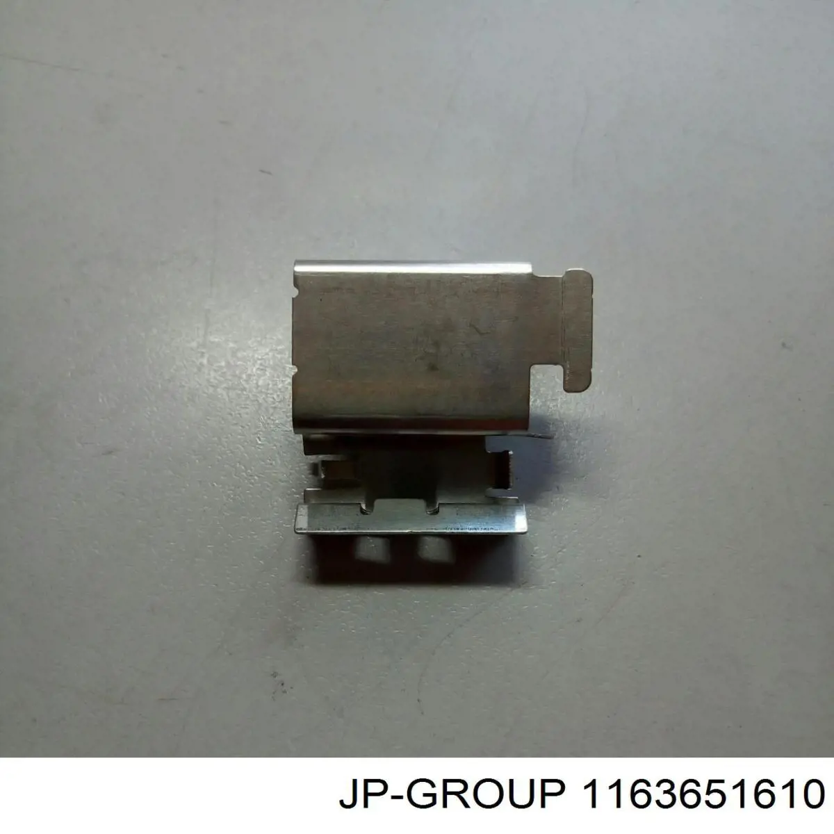 Zestaw sprężynek do mocowania klocków tarczowych przednich 1163651610 JP Group