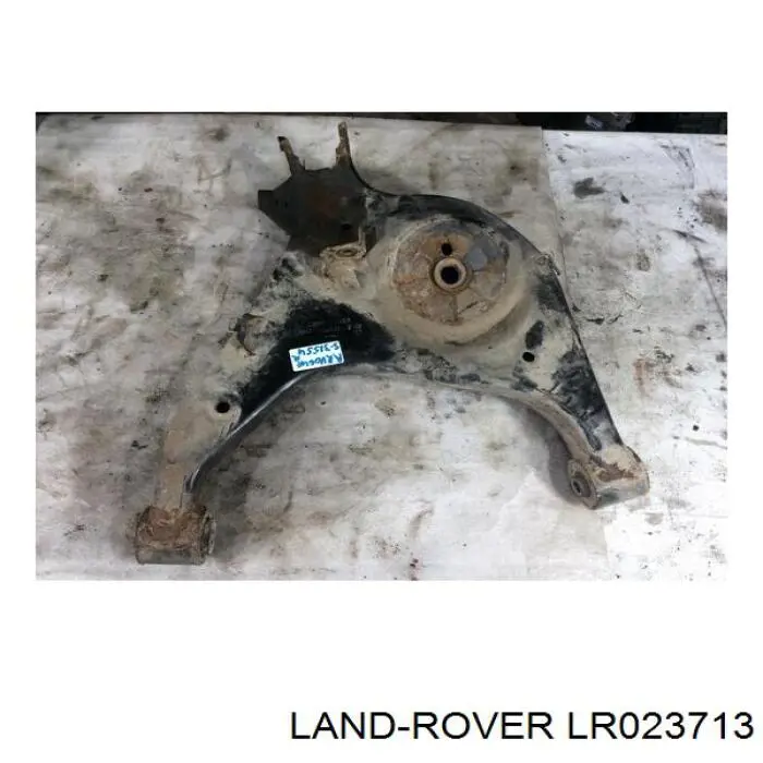 Do koszyka RGG000084 Land Rover Wahacz zawieszenia tylnego dolny prawy