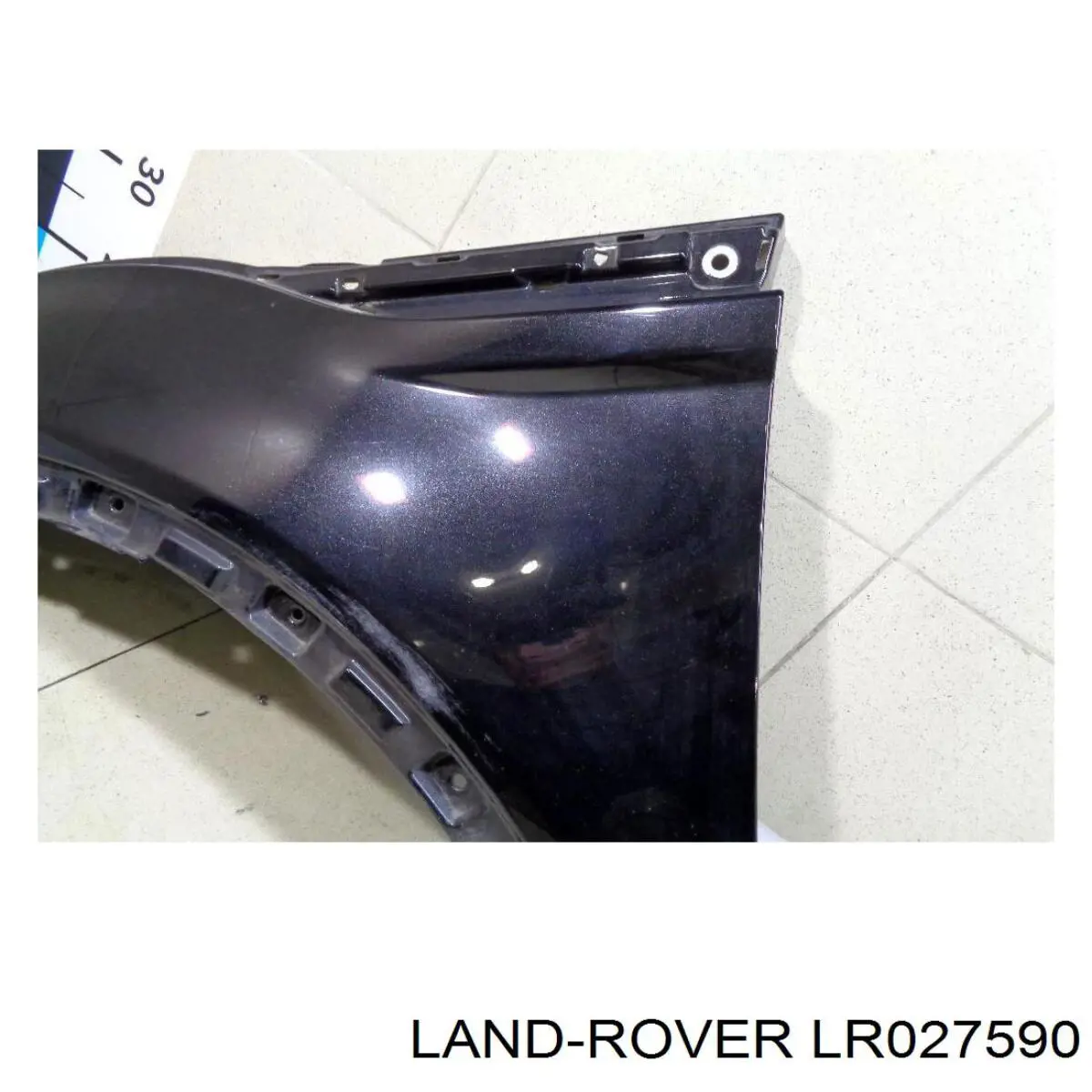 LR027590 Land Rover Błotnik przedni lewy