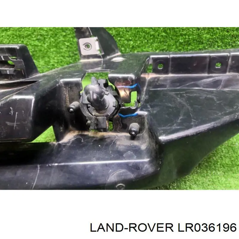 LR036196 Land Rover Wspornik zderzaka przedniego środkowy