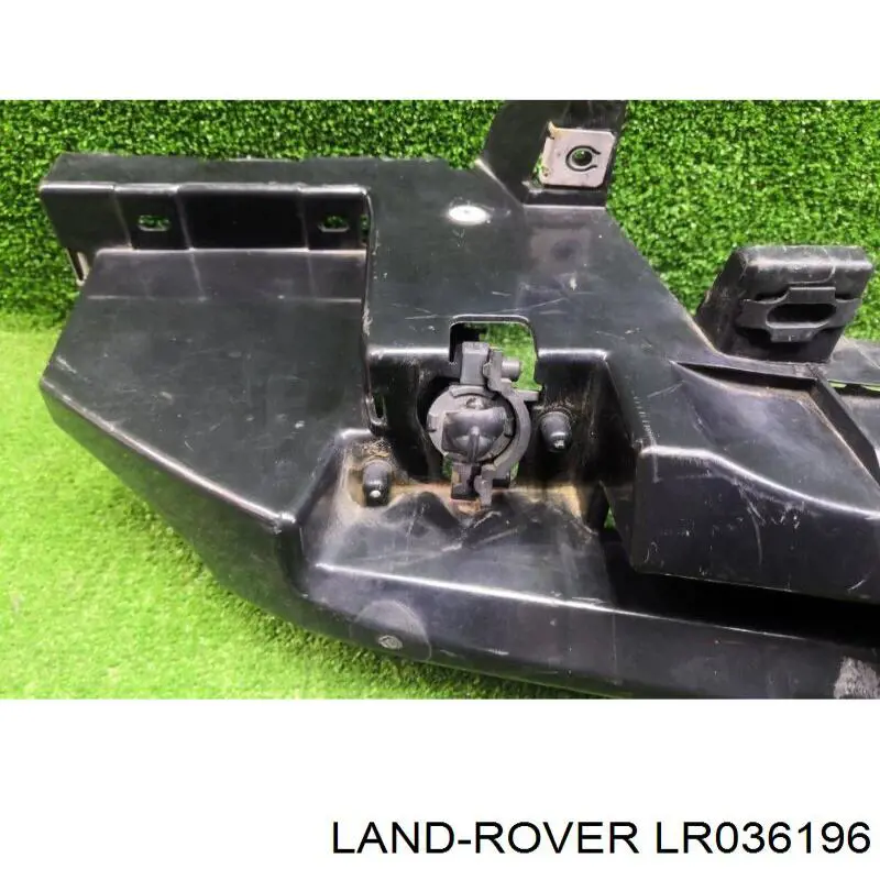 LR036196 Land Rover Wspornik zderzaka przedniego środkowy