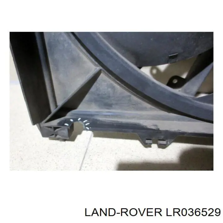 Dyfuzor chłodnicy, w komplecie z silnikiem i wirnikiem LR062329 Land Rover