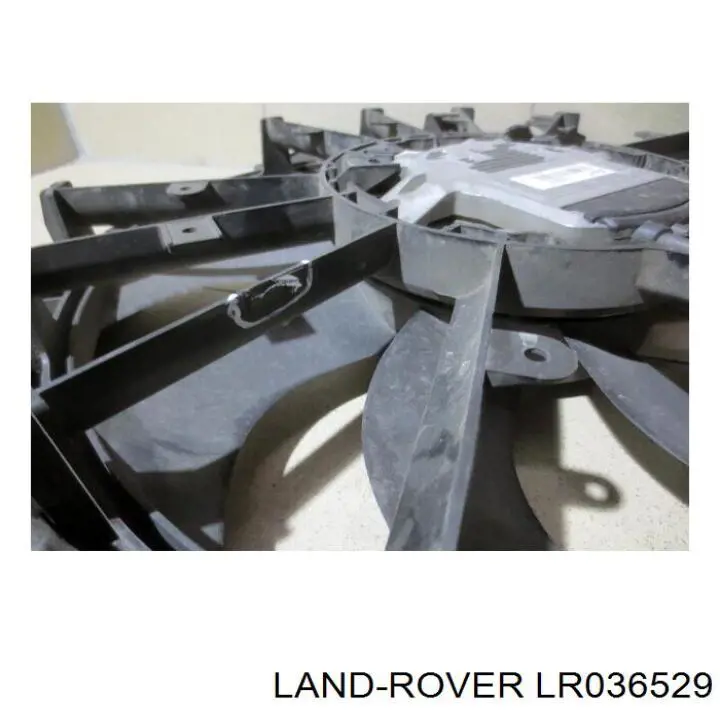 Dyfuzor chłodnicy, w komplecie z silnikiem i wirnikiem Land Rover LR062329