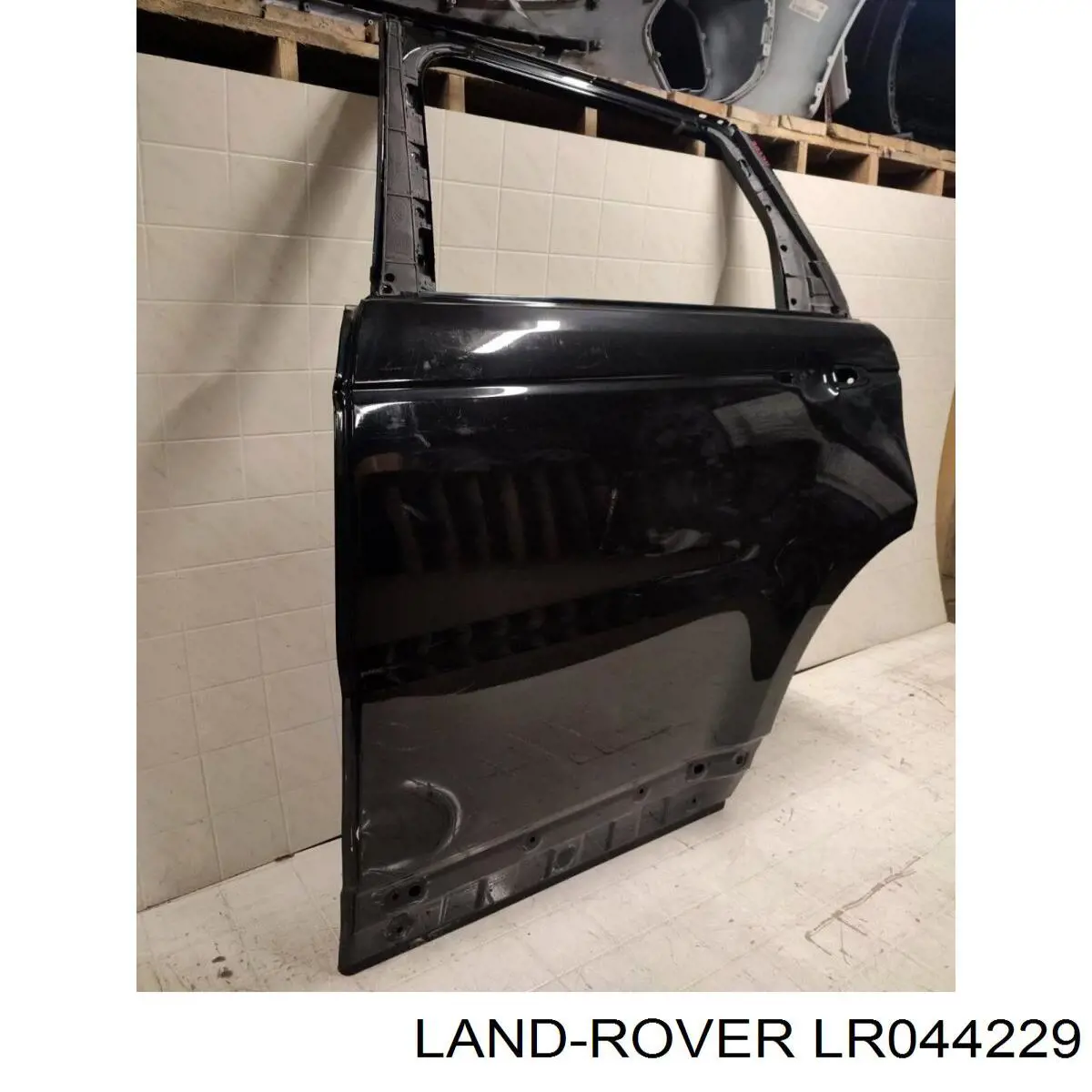 Drzwi tylne lewe Land Rover LR044229 cena, od 1491,45 USD