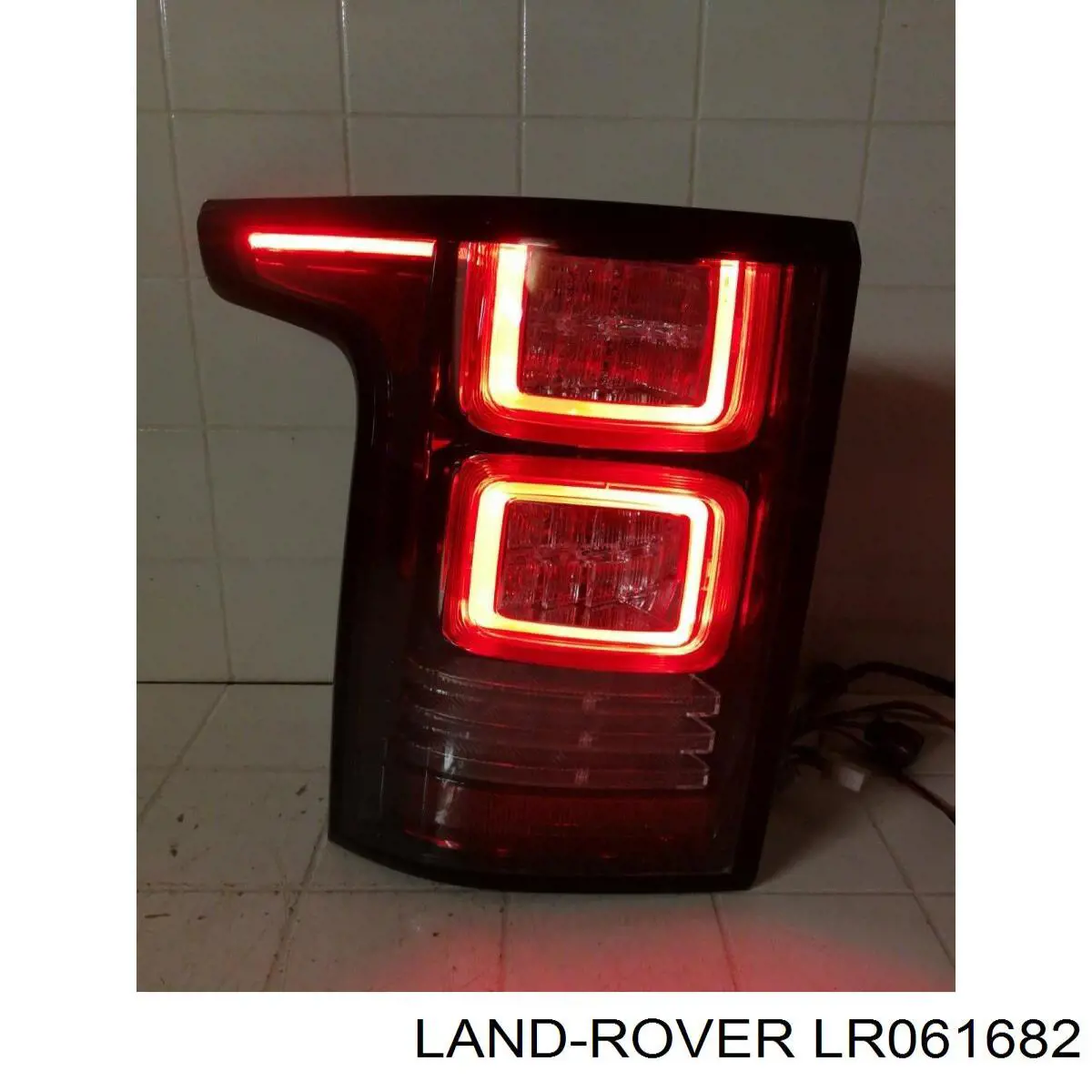 LR061682 Land Rover Lampa zespolona tylna lewa