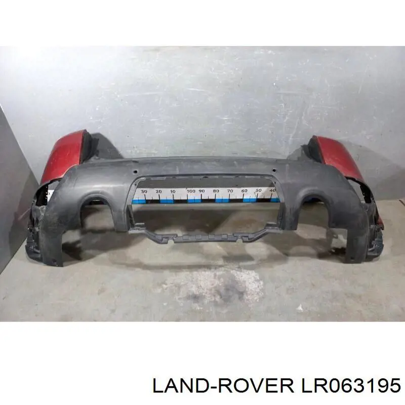 LR063195 Land Rover Zderzak tylny