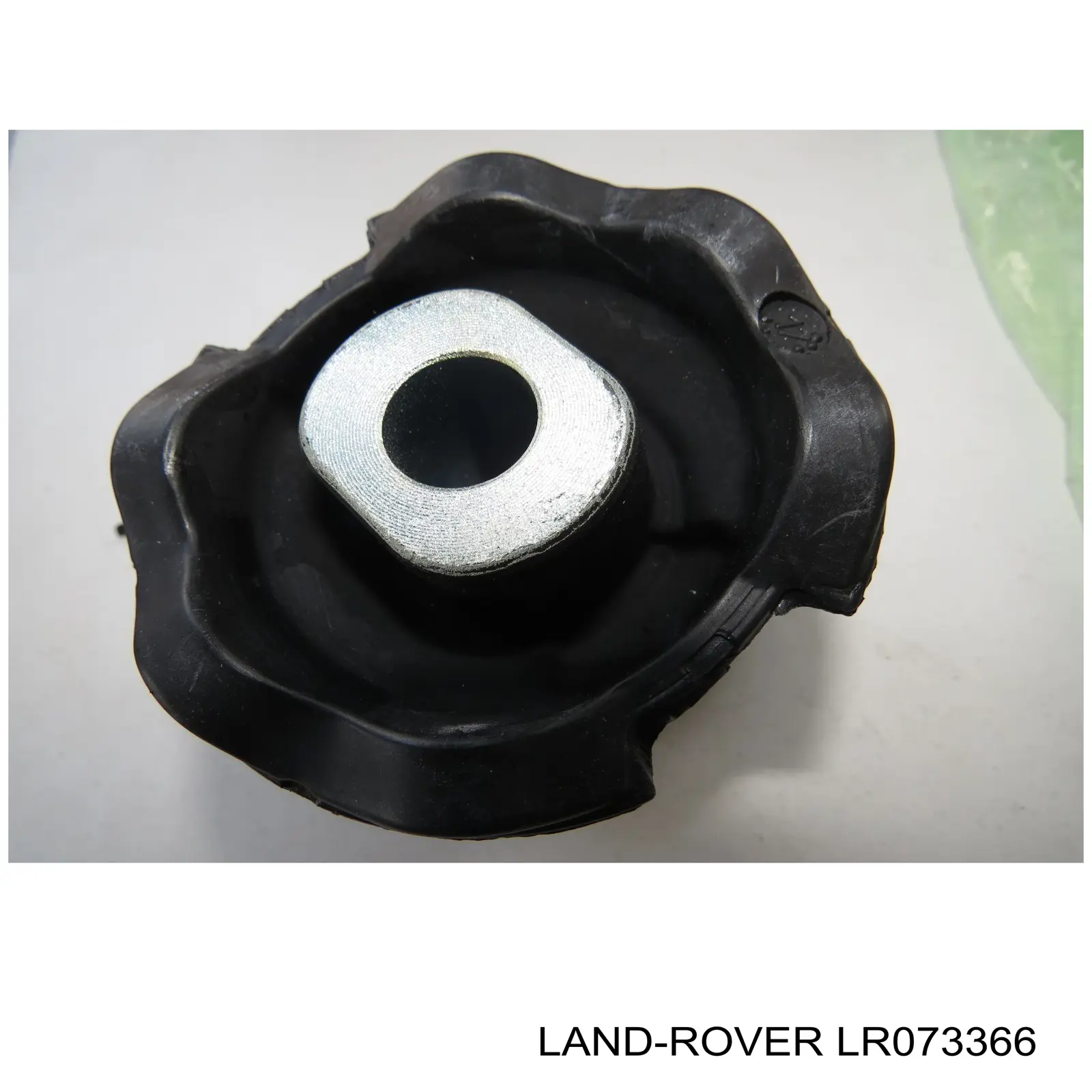 Silentblock przedniego wahacza dolnego Land Rover LR073366 cena, od 32,12 USD