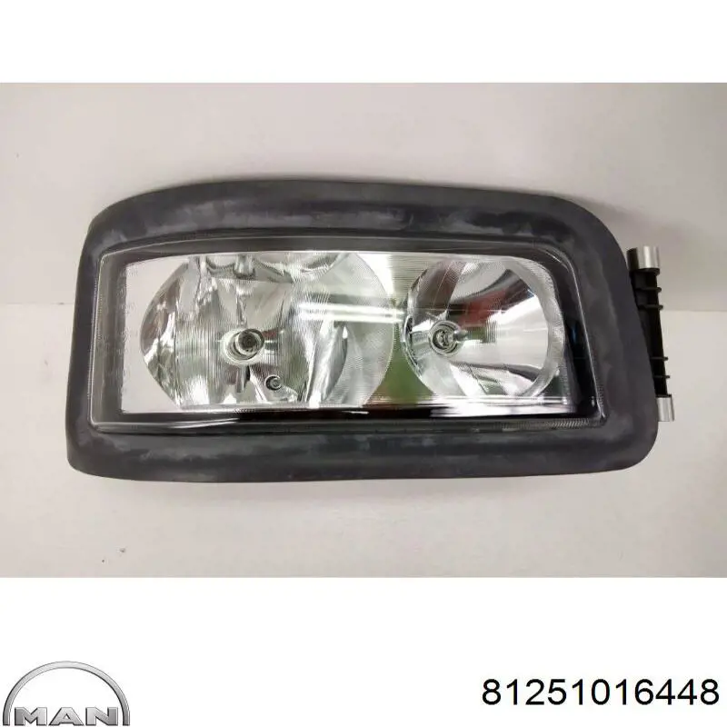 Reflektor prawy 81251016448 MAN