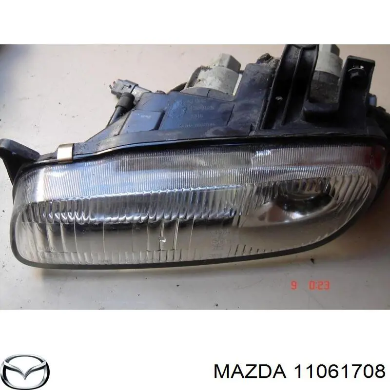 Reflektor lewy do Mazda 323 F V BA