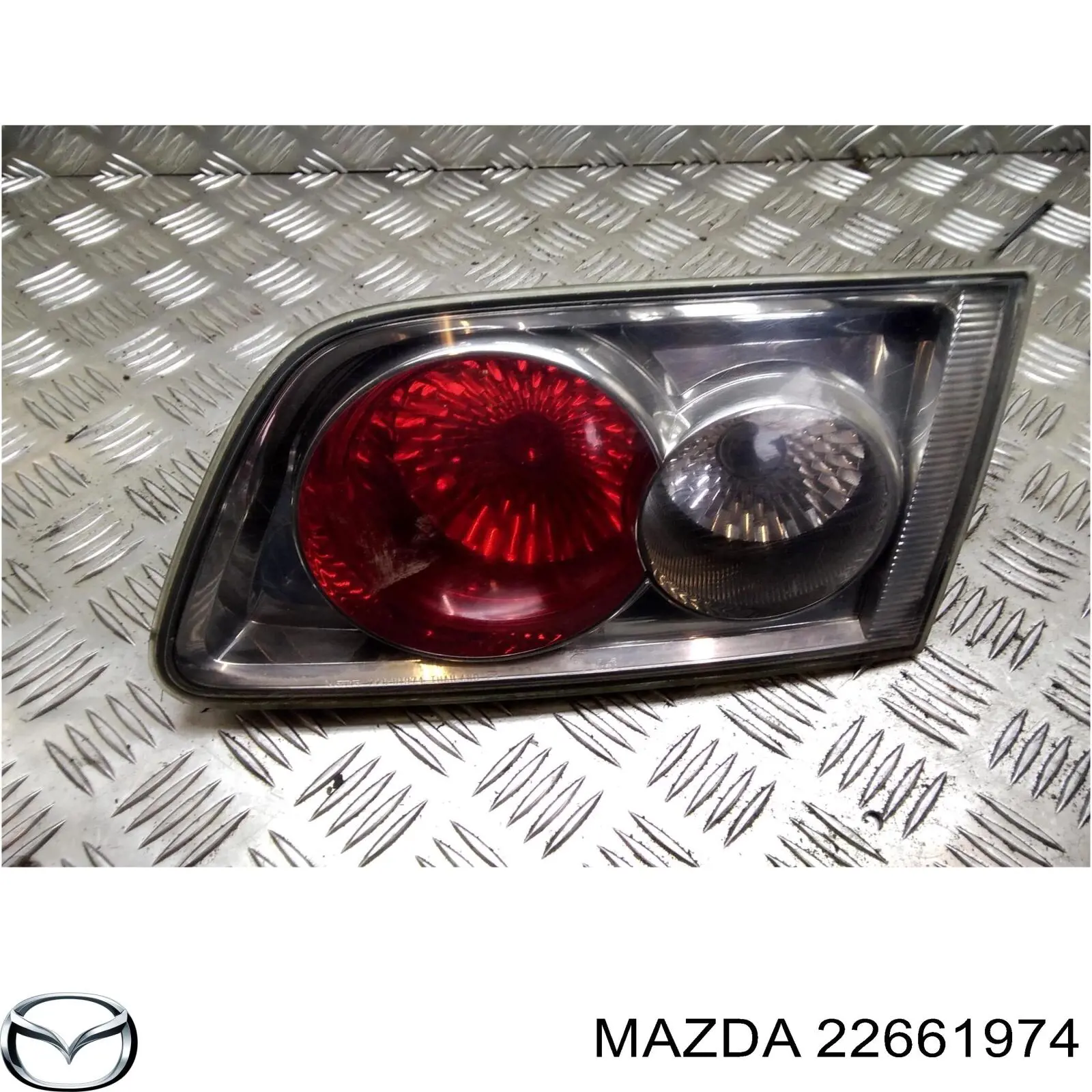 Lampa zespolona tylna prawa wewnętrzna Mazda 22661974 cena, od 37,46 USD