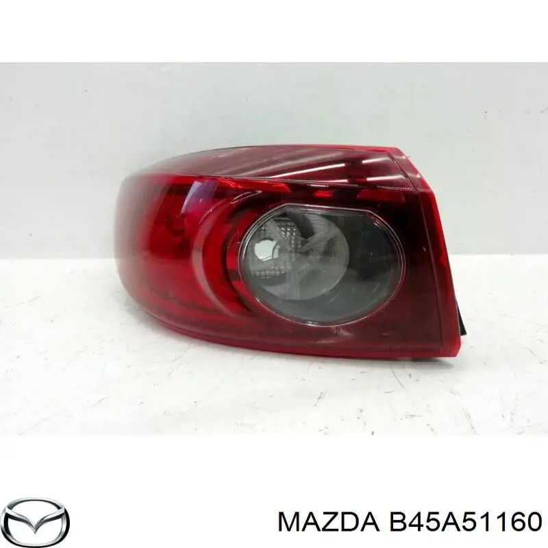 B45A51160 Mazda Lampa zespolona tylna lewa zewnętrzna