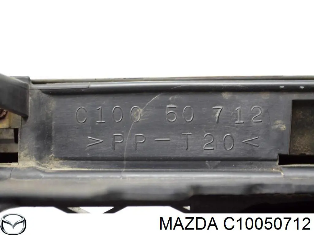 Atrapa chłodnicy Mazda Premacy 