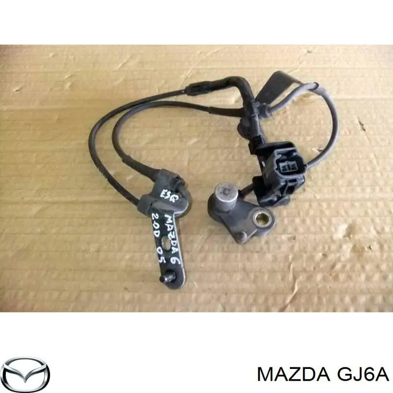 GJ6A Mazda Silniczek wycieraczki szyby przedniej