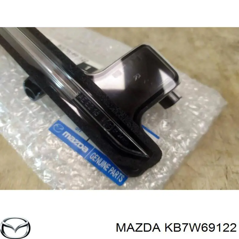 KB7W69122 Mazda Kierunkowskaz lusterka prawy