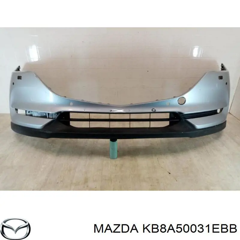 KB8A50031EBB Mazda Zderzak przedni